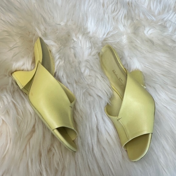 FERRAGAMO
Leather Sansu Mules 85 - Picture 6 of 8